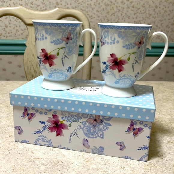 novel Other - BNWT NOVEL 2 BUTTERFLY TEA/COFFEE MUGS IN A BOX SET